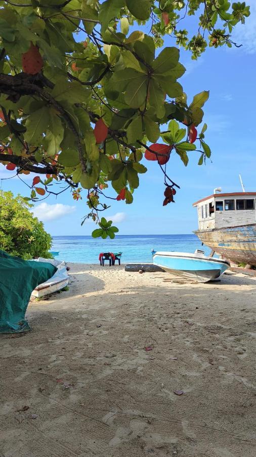 Bird Beak Beach Omadhoo Buitenkant foto